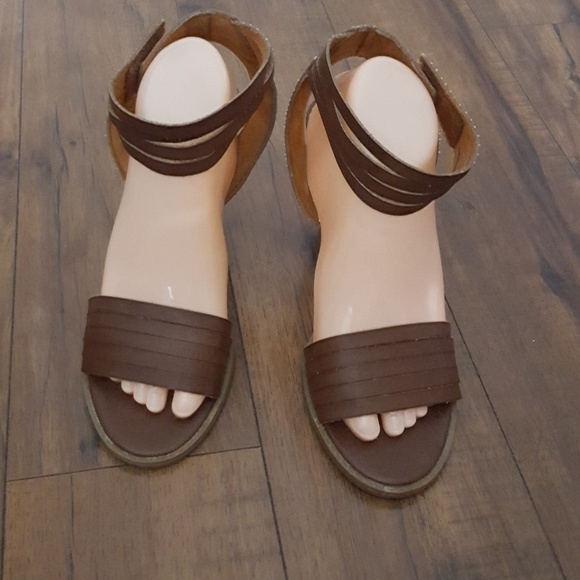 Report Brown Leather High Heel Ankle Strap Sandals‎ - Picture 3 of 6